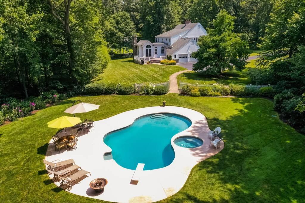 Serenity Manor In Scenic Weston Near Westport, Ct Экстерьер фото