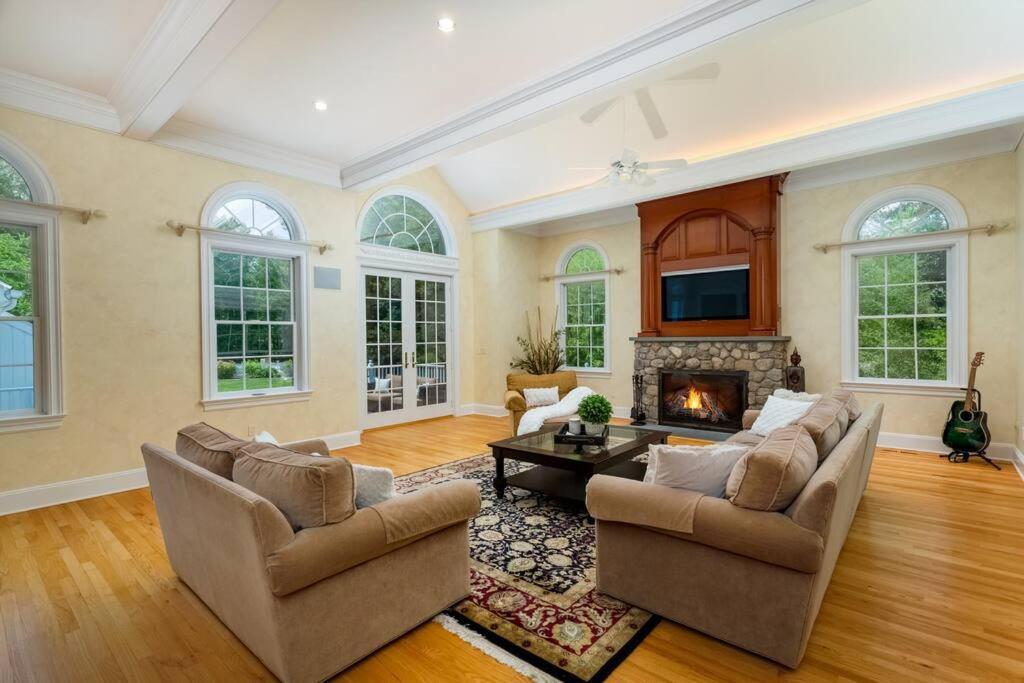Serenity Manor In Scenic Weston Near Westport, Ct Экстерьер фото