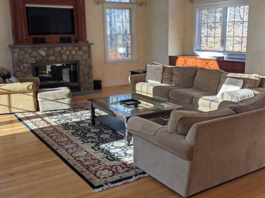 Serenity Manor In Scenic Weston Near Westport, Ct Экстерьер фото