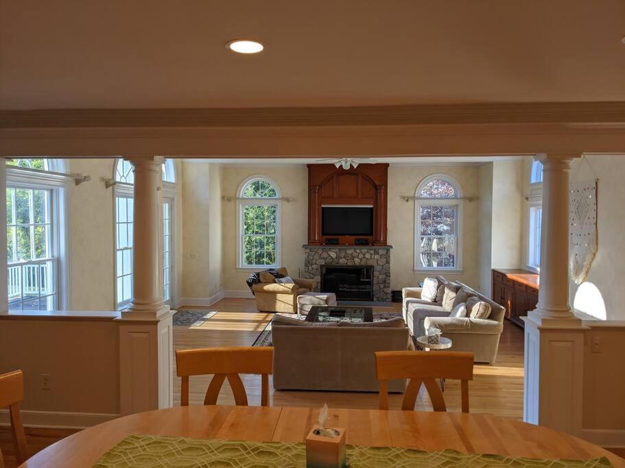 Serenity Manor In Scenic Weston Near Westport, Ct Экстерьер фото